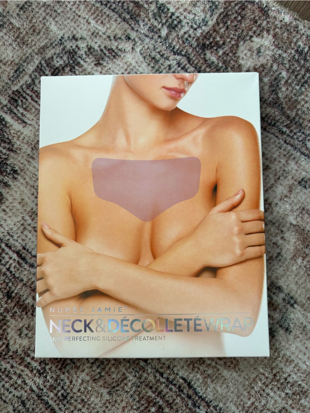 Nurse Jamie Neck & Décolleté Wrap — Light Lavender